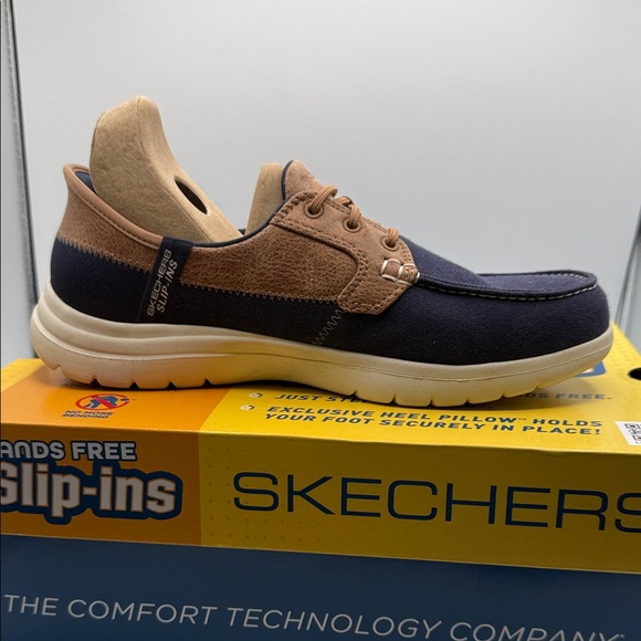 Skechers SLIP-INS women’s 7.5 Navy and Tan Loafers Shelves
